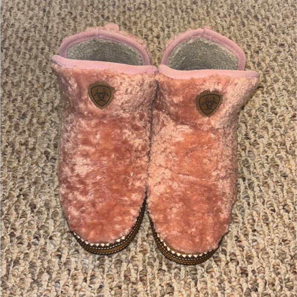 Ariat Pink Sherpa Slippers